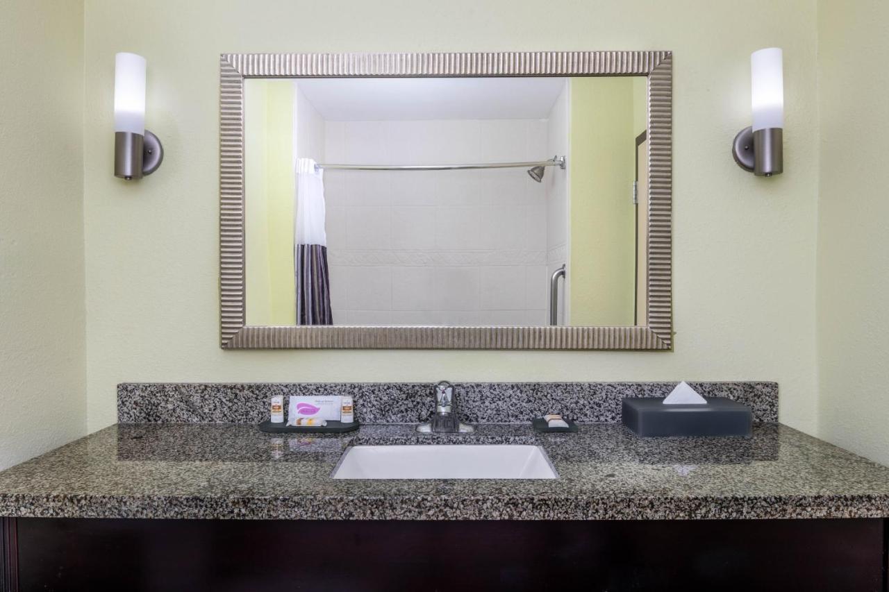 La Quinta By Wyndham Hinesville - Fort Stewart Bagian luar foto